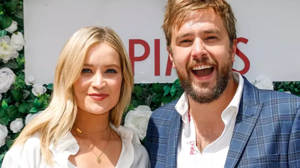 Iain Sterling and Laura Whitmore