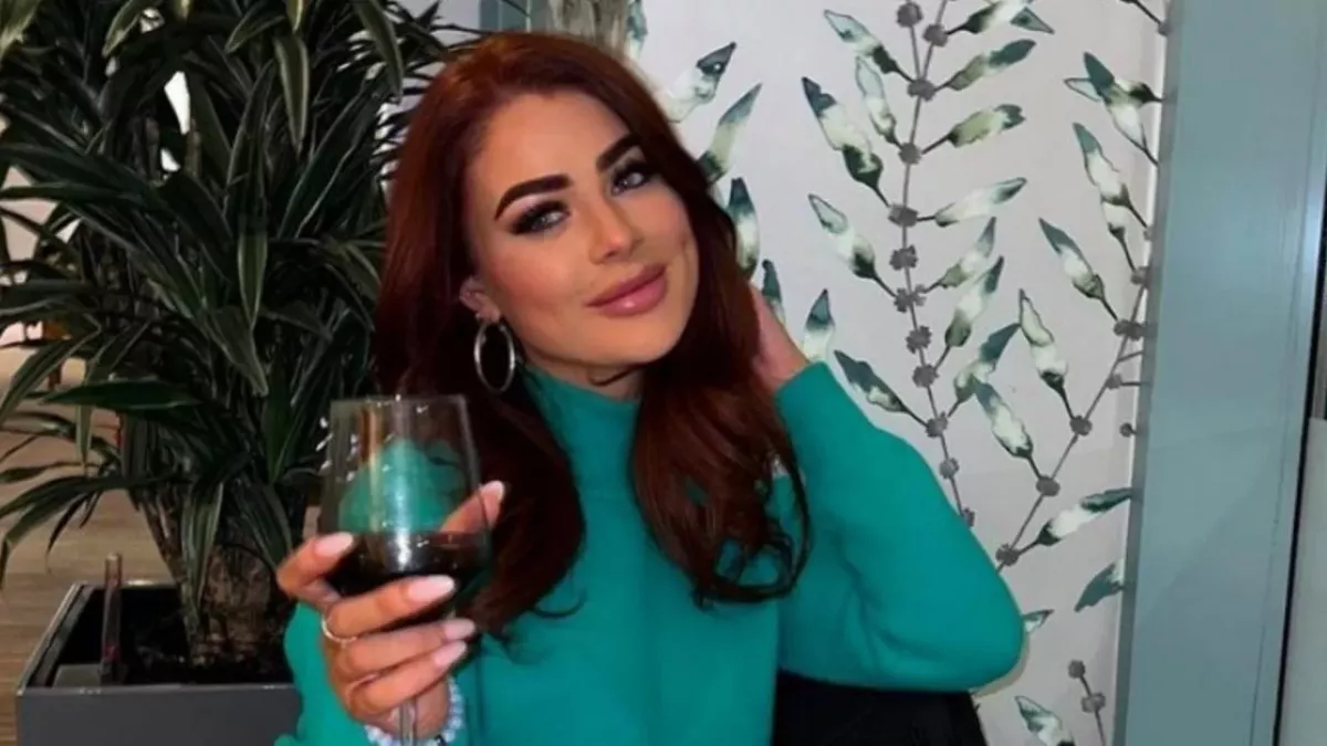 Love Island: Jessica Hayes rushed to hospital after her fake nails gave her an infection