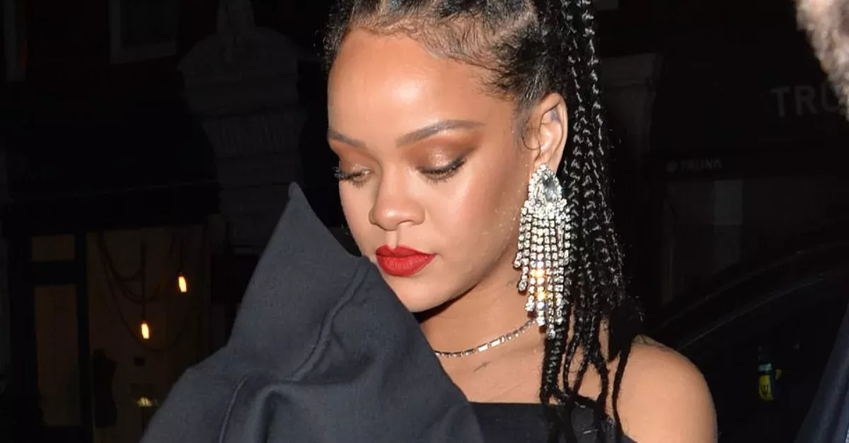 Steal Rihanna's Amazingly Elegant And Casual Look From The BAFTA's At H&M