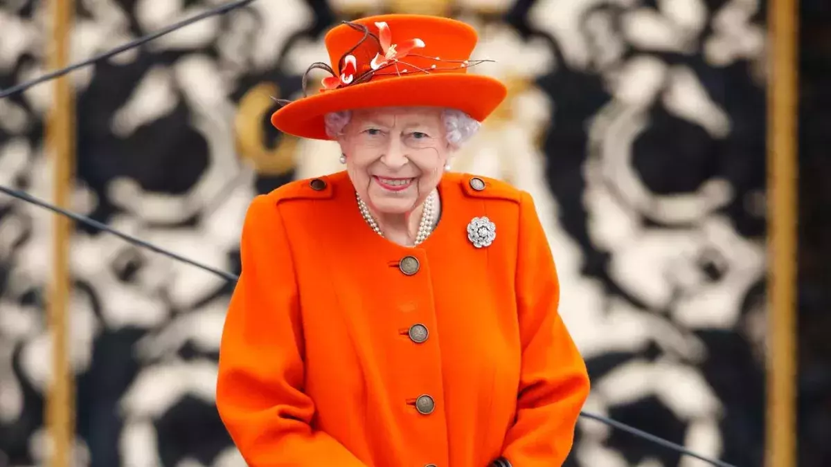 The Queen: Her Majesty agrees to postpone the diplomatic reception after the foreign secretary’s advice 