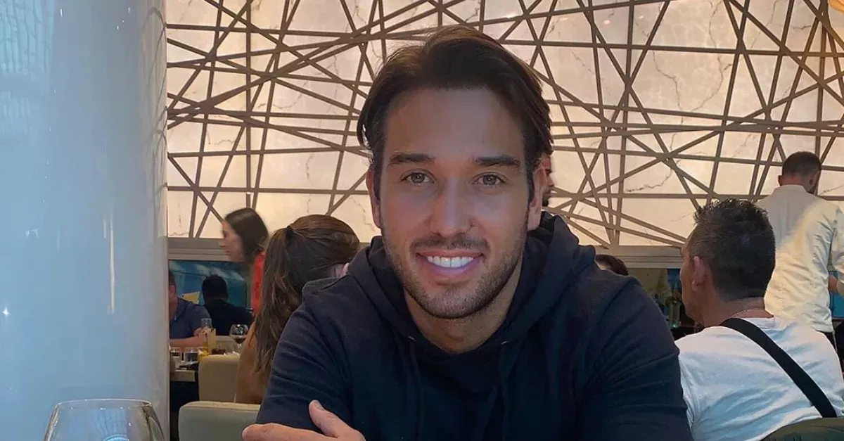 With A 2019 Love Islander