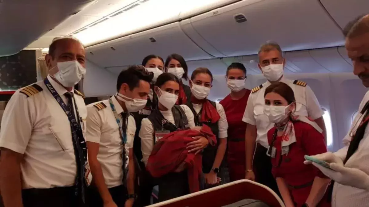 Afghan refugee gives birth mid-flight to the UK 