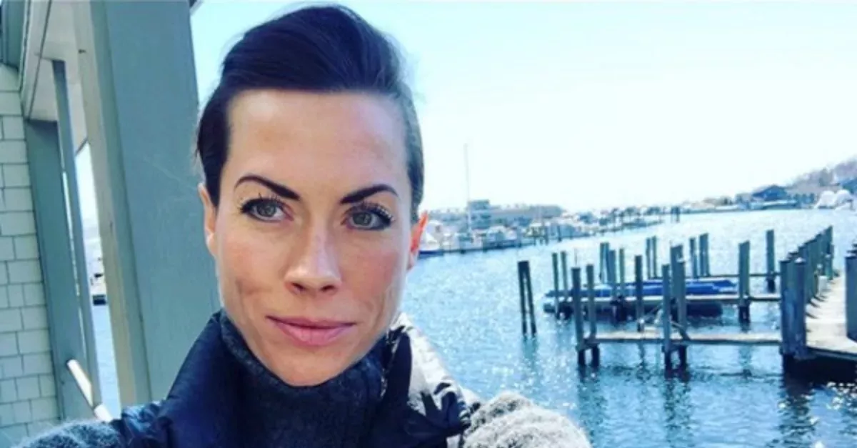 After Two Dates, This Women Has Been Quarantined for a Month With a Man She Met on a Dating App