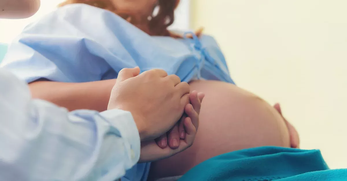 First Pregnant Woman With Coronavirus Gave Birth To Her Baby, What Happened Next Is Amazing