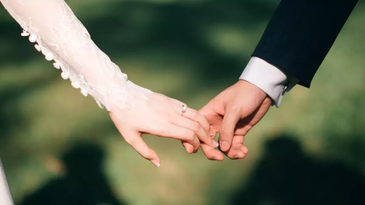 Woman married for one hour 