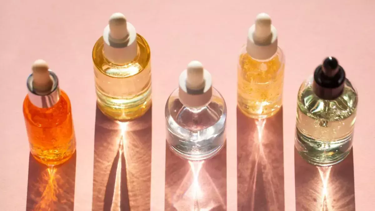What Is Bakuchiol, and Is It the Retinol Alternative It Claims To Be?