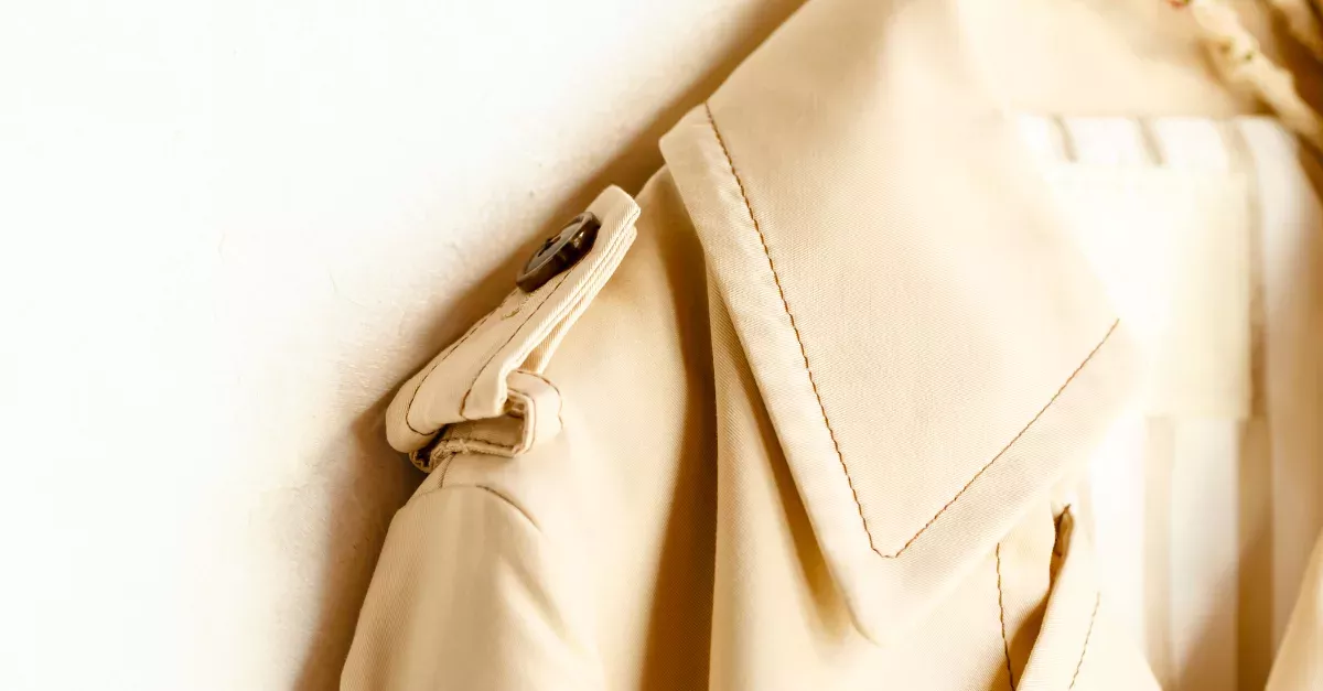 This Is What Those Buttons On Your Coat’s Shoulders Are Actually For