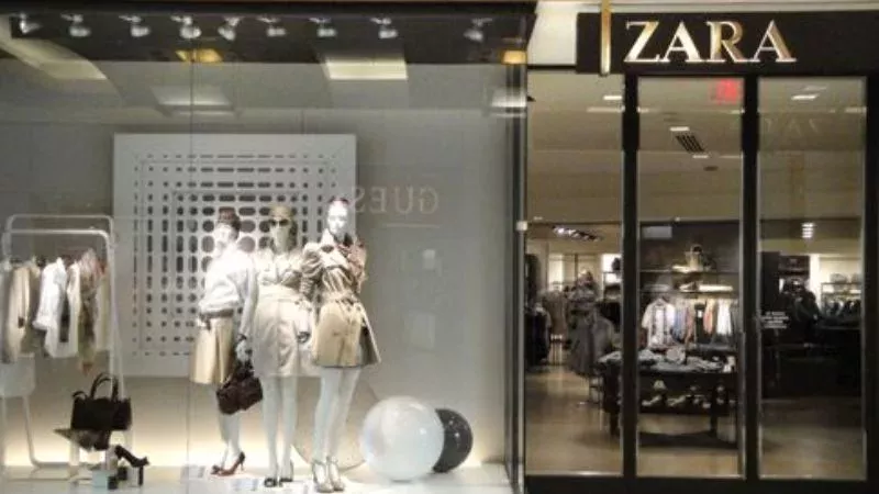 Zara Is Selling Their Sequined Fringe Dress For Less Than £10
