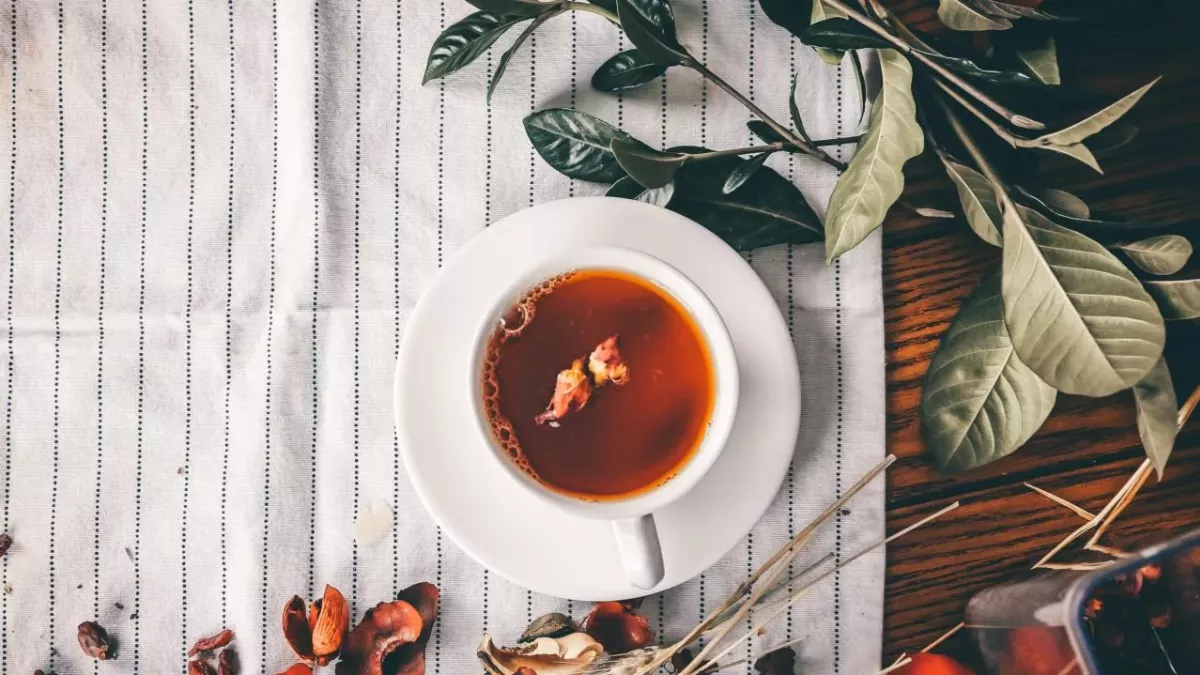 This is why you should never put honey in your tea