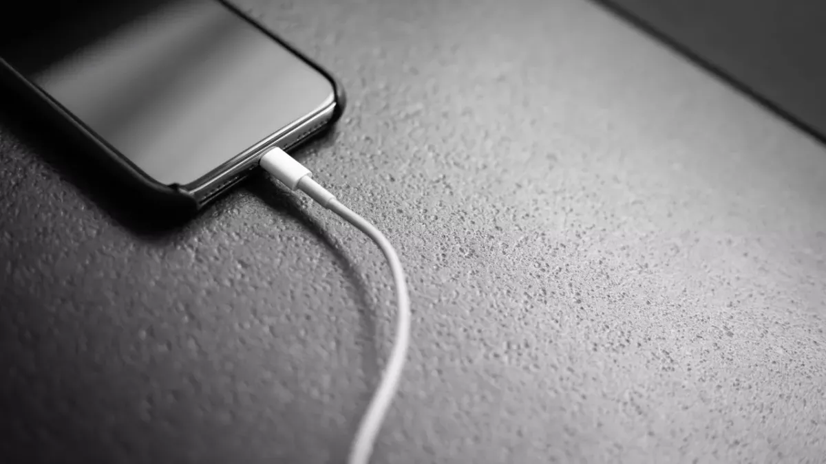 This is why you should never charge your phone in an airport