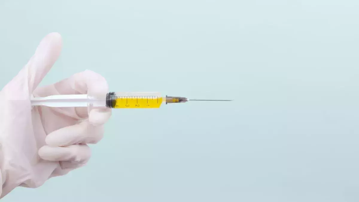 A doctor is offering appointments on eBay with unused vaccine doses
