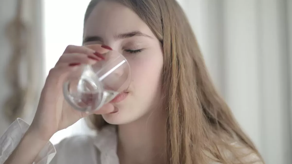 5 signs that prove you’re not drinking enough water