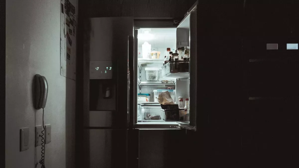 eating before bed dangerous health science