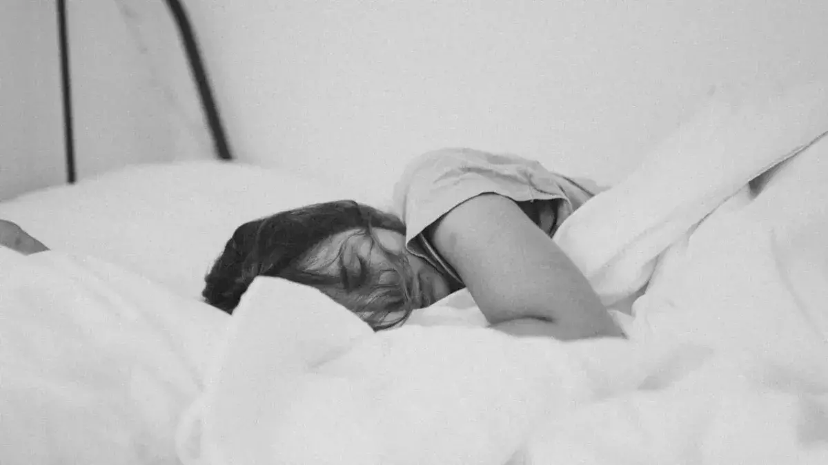 Insomnia: can we reverse its effects by forcing ourselves to stay awake?