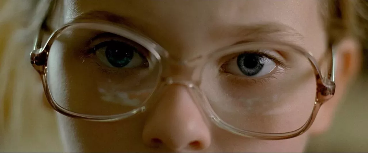 signs children need glasses