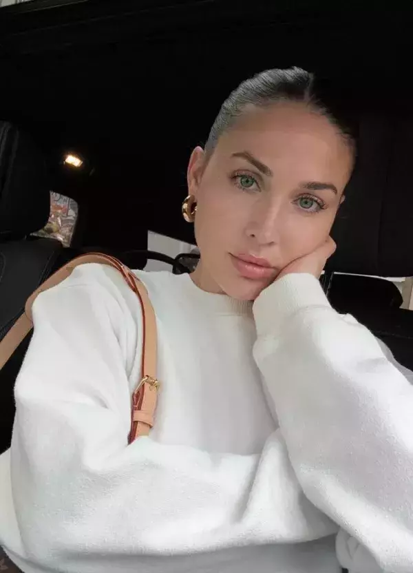 Ann-Kathrin Gotze: 1.8M