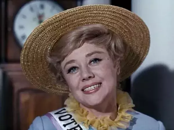 Glynis Johns as Winifred Banks