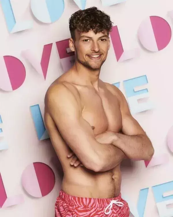 Hugo Hammond, 24