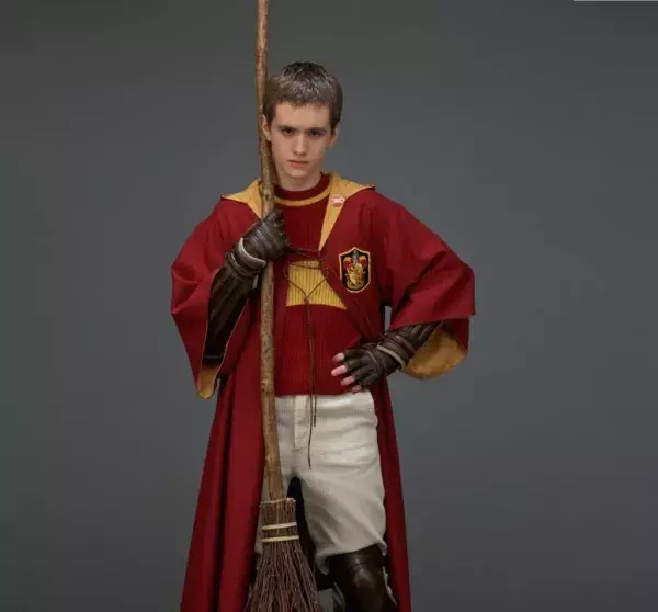 Oliver Wood played by Sean Biggerstaff