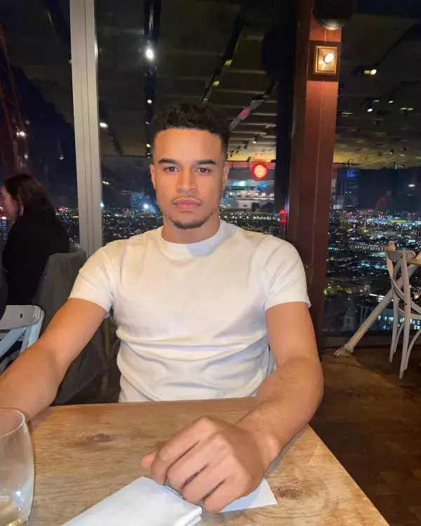Toby Aromolaran, 22