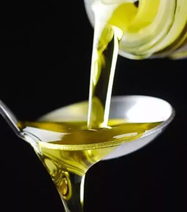 Argan oil: Apply a small amount on your lips to cure the cracks! It will also leave you with beautiful and soft lips.