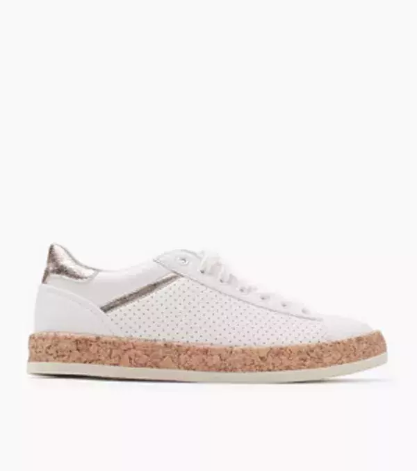 The cork material sure makes this shoe look more natural and easy going.