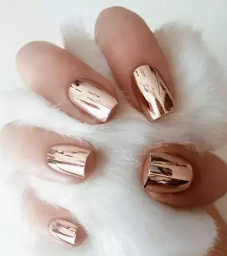 Not a fan of silver?Try gold for an elegant look.