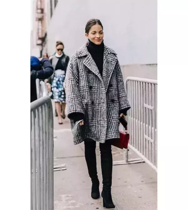 An oversized plaid coat @Pinterest