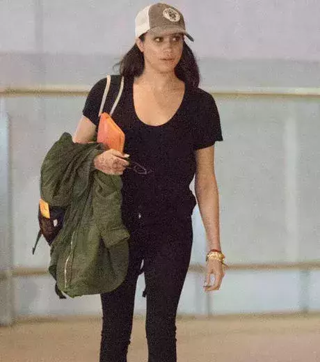 Shoulder bags will be a thing in a past after her marriage.