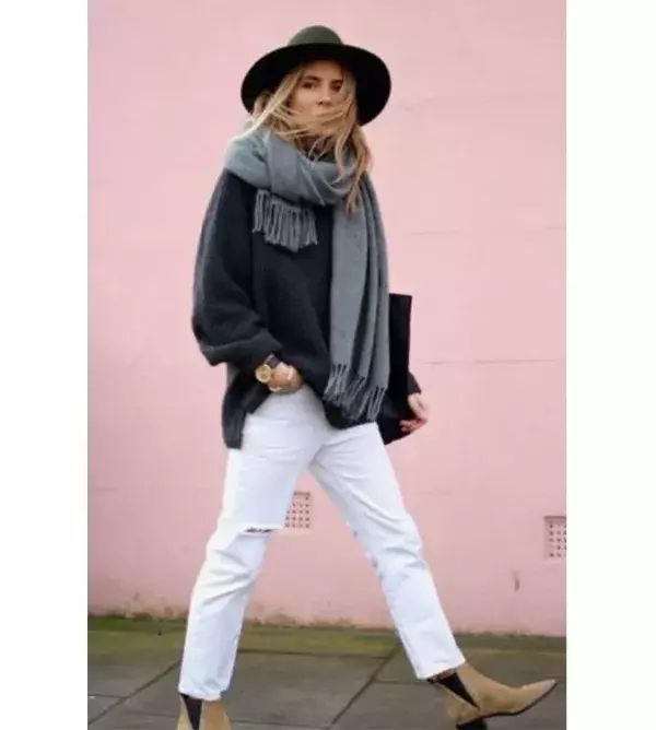 An XXL sweater with white jeans @Pinterest