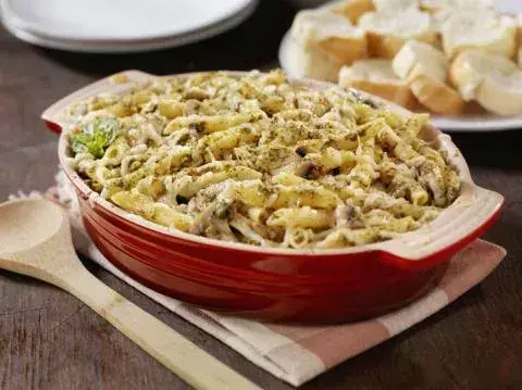 Cheesy pasta bake               