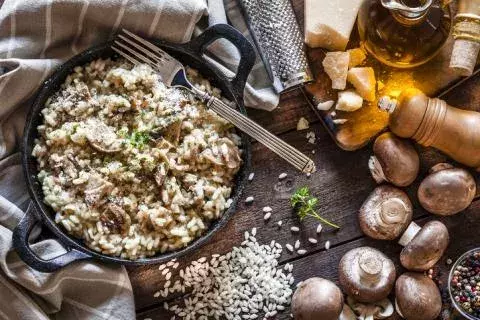 Wholemeal risotto with mushrooms                